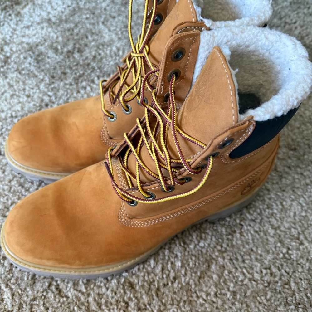 Timberland Tan Boots with Shearling Lining